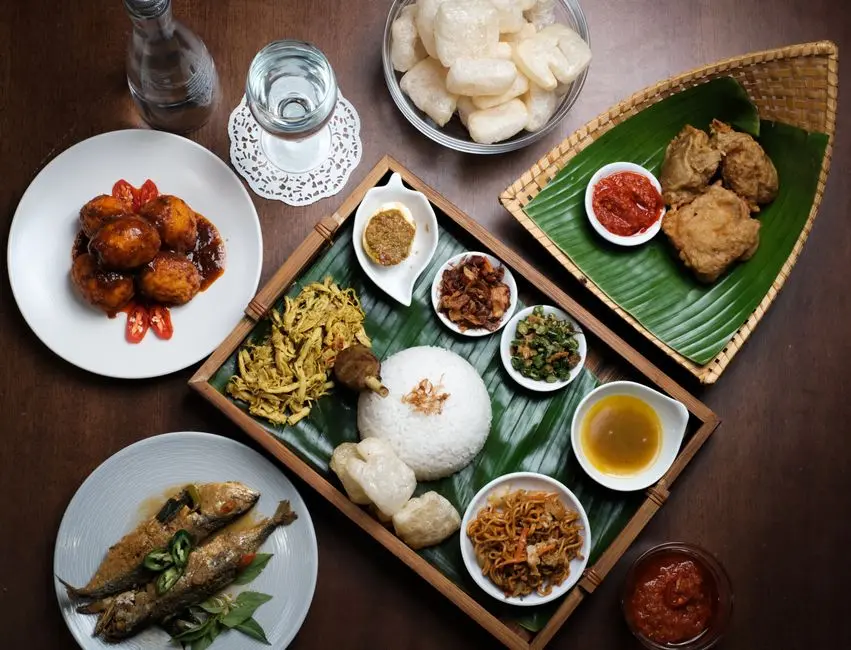 Makanan Khas Legendaris yang Tak Lekang Zaman